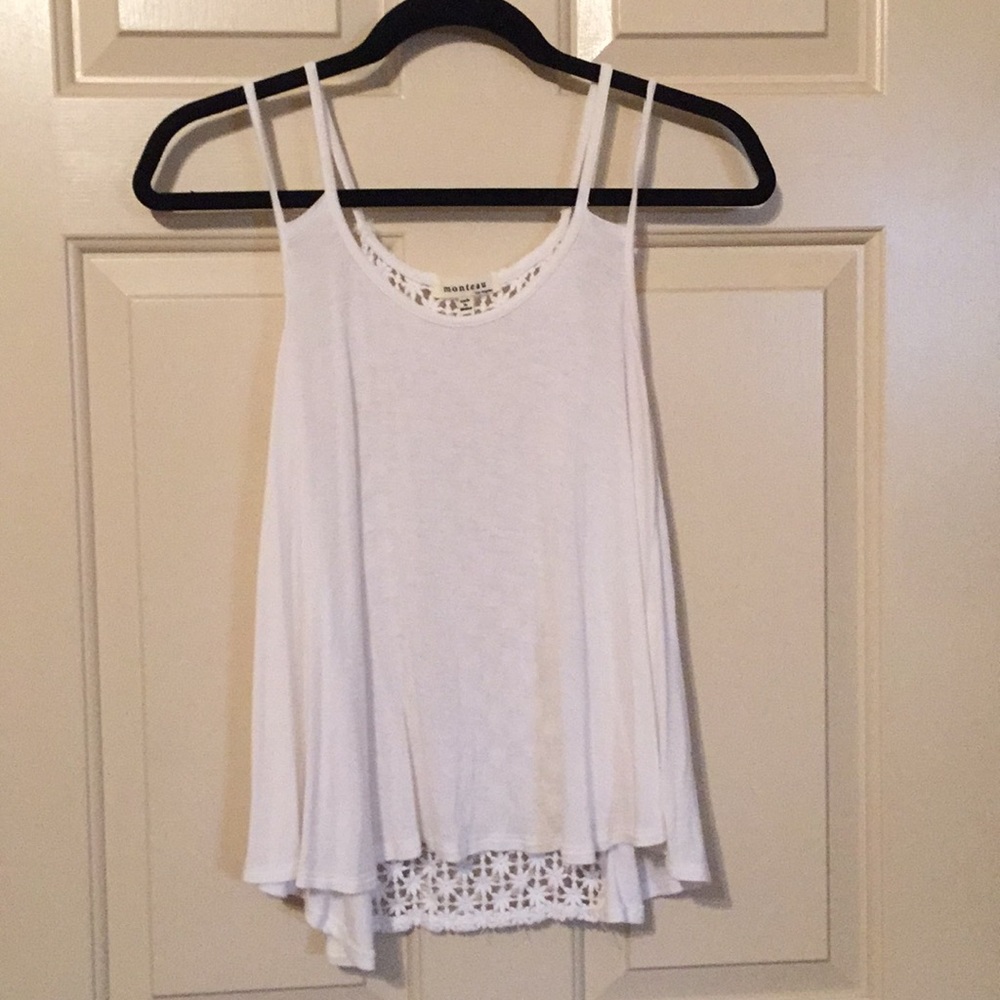 White sleeveless shirt